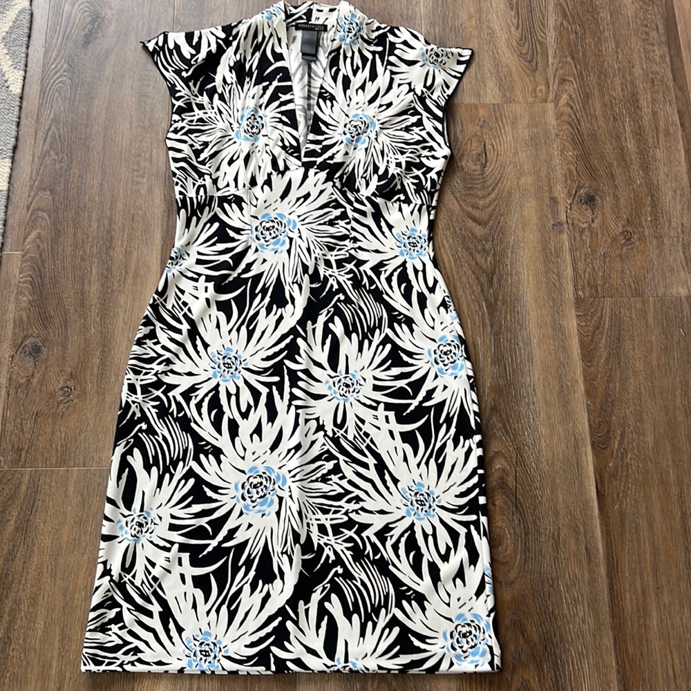Kenneth Cole Fitted dress. Slit cap sleeve. Just above knee